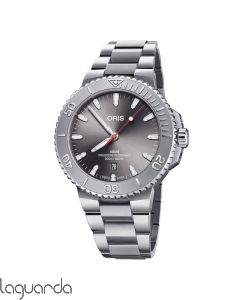 01 733 7730 4153-07 4 24 66EB - Oris Aquis Date Relief
