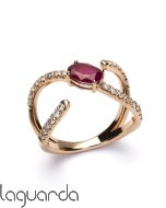 Anillo de oro rosa 18 quilates con diamantes y rubí naturales 